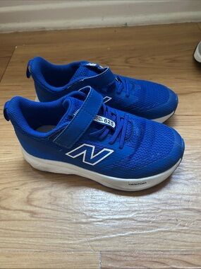 New Balance Kids Blue Mesh Athletic Sneakers with Hook-and-Loop Strap 2 XW